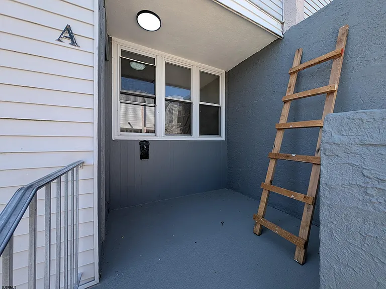 1805 N Mississippi Ave — Photo 3
