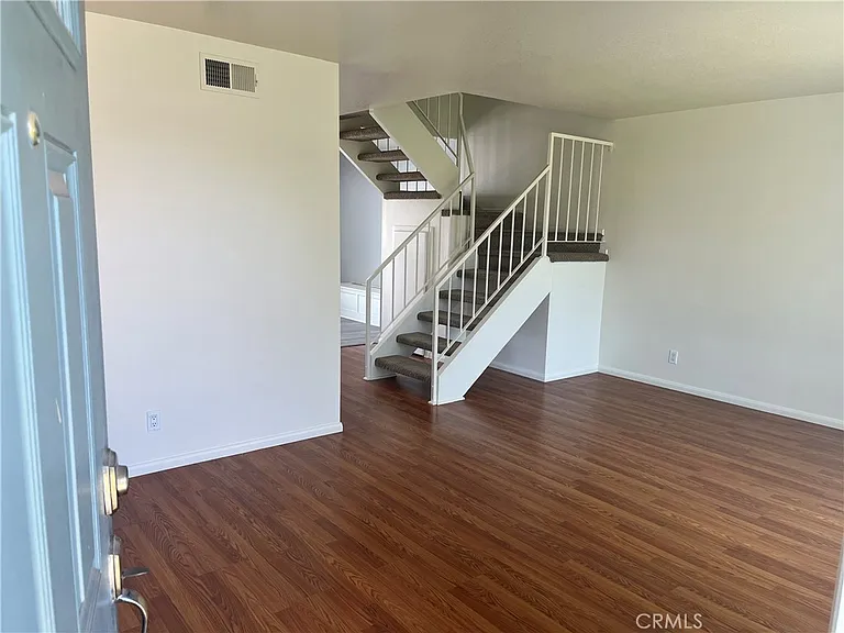 1063 Canyon Spring Ln — Photo 5