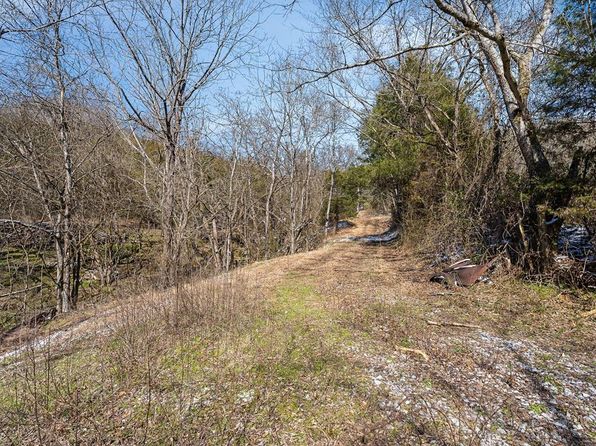 10 Temperance Cir, Hickman, TN 38567