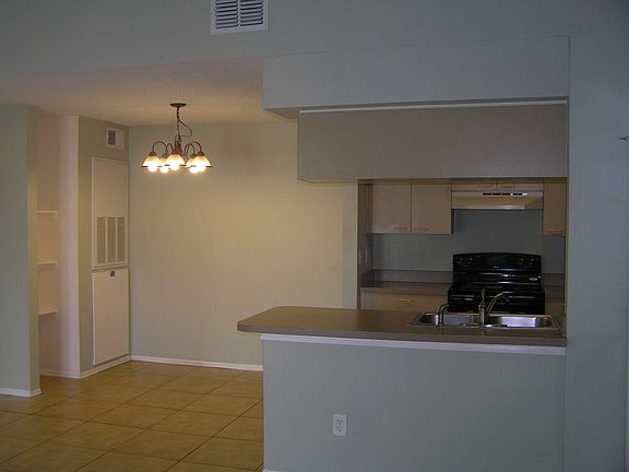 2nd image of 2550 N Alafaya Trl #C8975017f