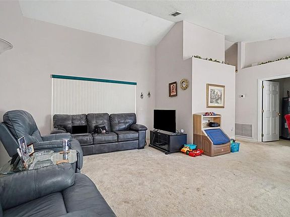 2nd image of 1670 E Spring Ridge Cir