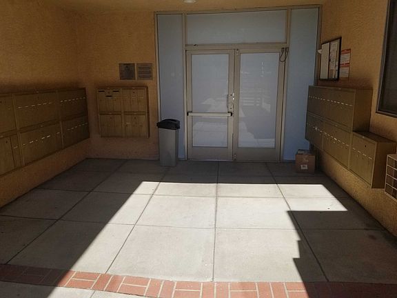 5th image of 10230 Moorpark St #239