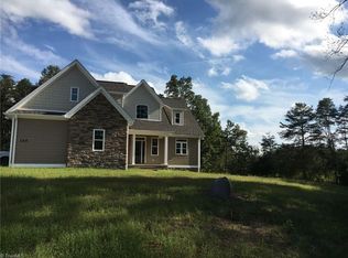 165 Shady Rest Ln, Pinnacle, NC 27043