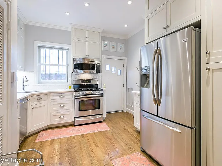 1421 Hopkins St NW — Photo 5