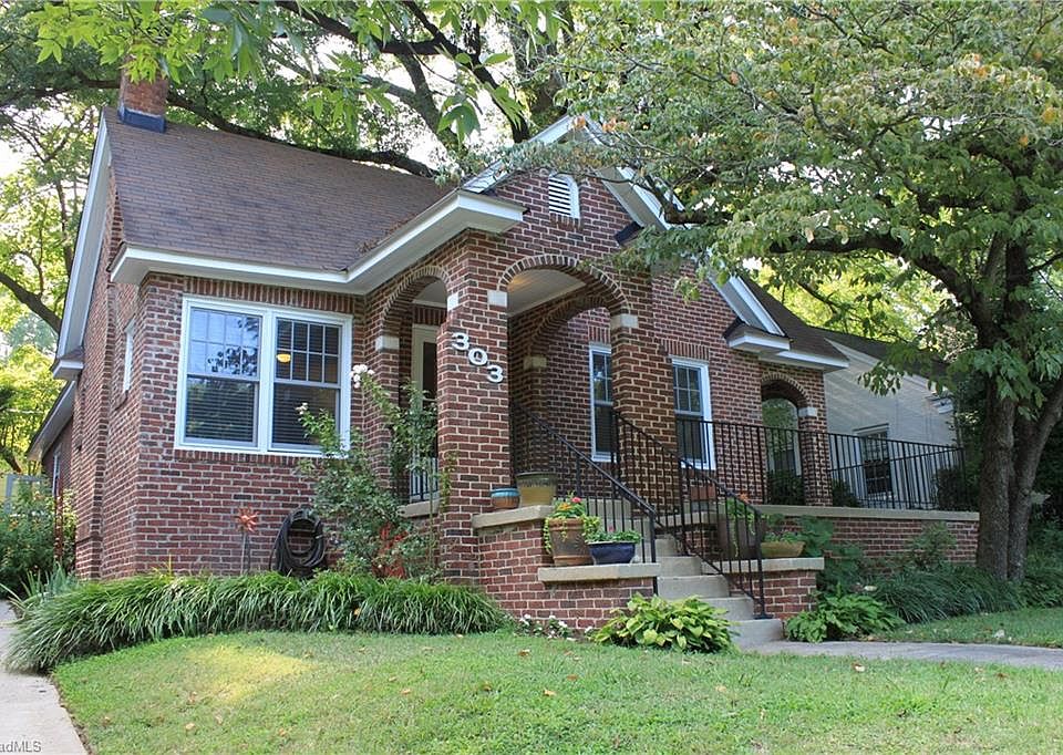 1st image of 303 Mimosa Dr