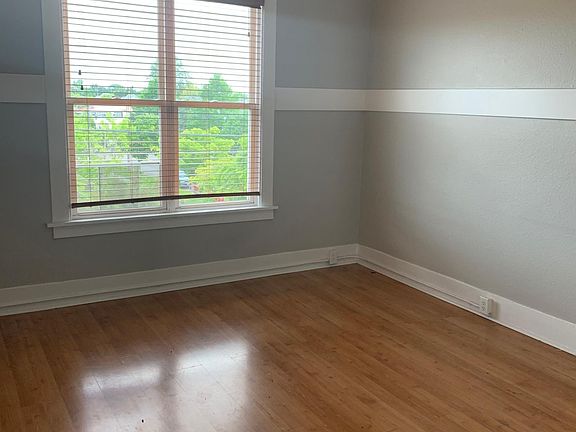 4th image of 1004 Earnest S Brazill St APT 11