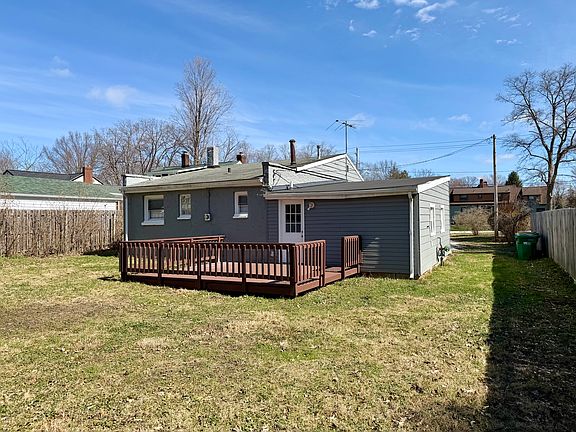 4th image of 7510 Murray Ave