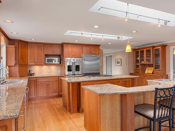 5th image of 267 140th Ave NE