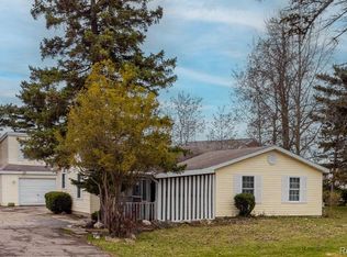 6194 E Hill Rd, Grand Blanc, MI 48439