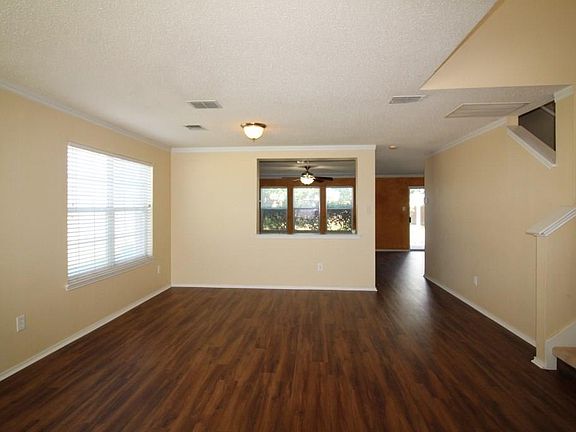 4th image of 819 Pryor Dr