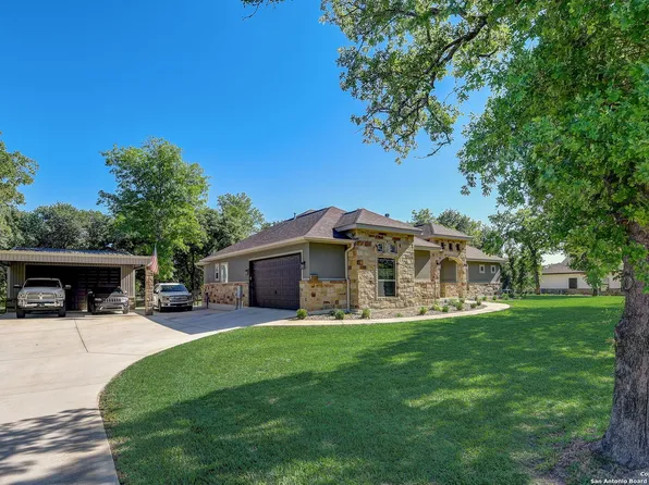 315 CIBOLO RIDGE DR, La Vernia, TX 78121