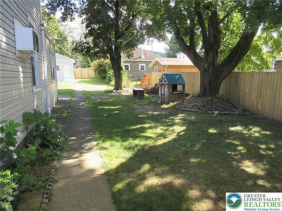 3rd image of 370 W Grant St