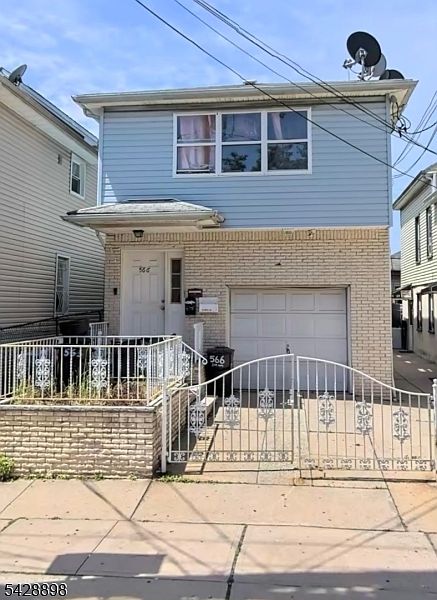 1st image of 566 2Nd Ave