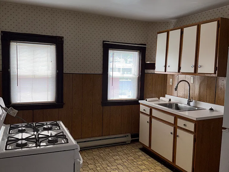 12 Grove St #3 — Photo 8
