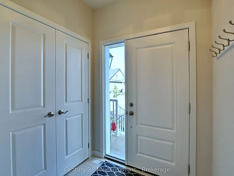 349 Yellow Birch Cres — Photo 5