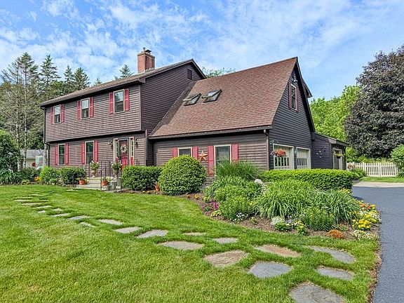 3rd image of 714 Colrain Rd