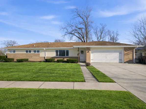 251 Westwood Dr, Park Forest, IL 60466