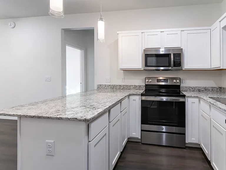 The Lakewood House Apartments — Photo 19