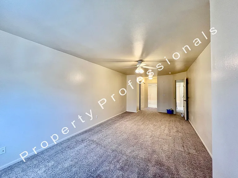 1015 Domelby Ct — Photo 14
