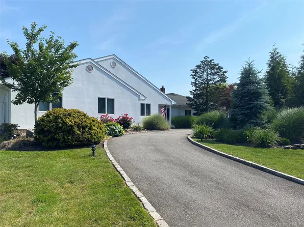 6 Twilight Court, Melville, NY 11747
