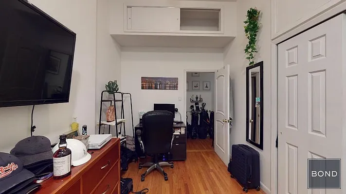 Rented by Bond New York | media 26