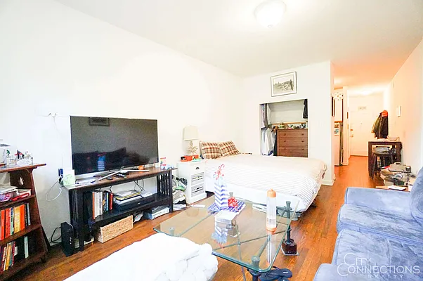 Rented by City Connections Realty | media 24