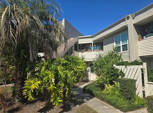 423 Windrush Bay Dr, Tarpon Springs, FL 34689