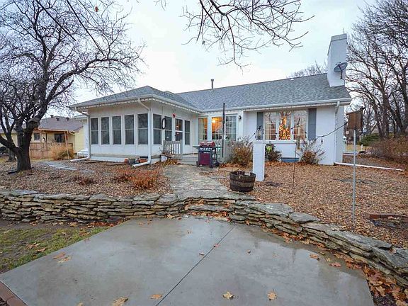 4th image of 307 NW 17th St