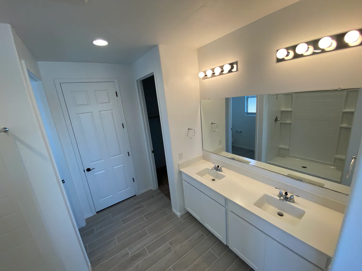4 bed, 1727 sqft, $2,275 — Photo 4