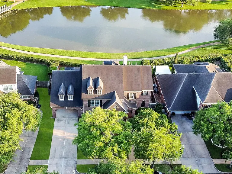 1522 Meadowstar Dr — Photo 2