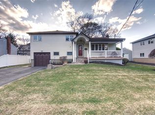 146 East Drive, Massapequa, NY 11758