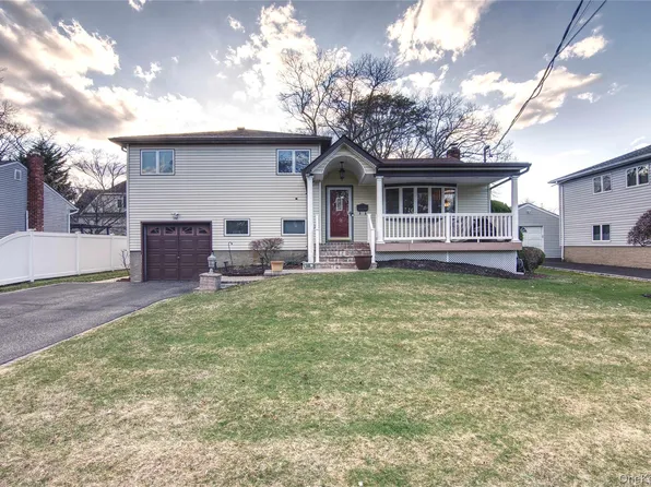 146 East Drive, Massapequa, NY 11758