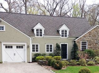 18 Westview Ln, Norwalk, CT 06854