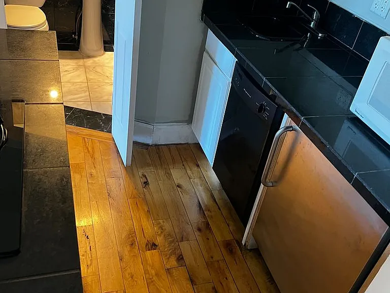 572 Madison Ave — Photo 3