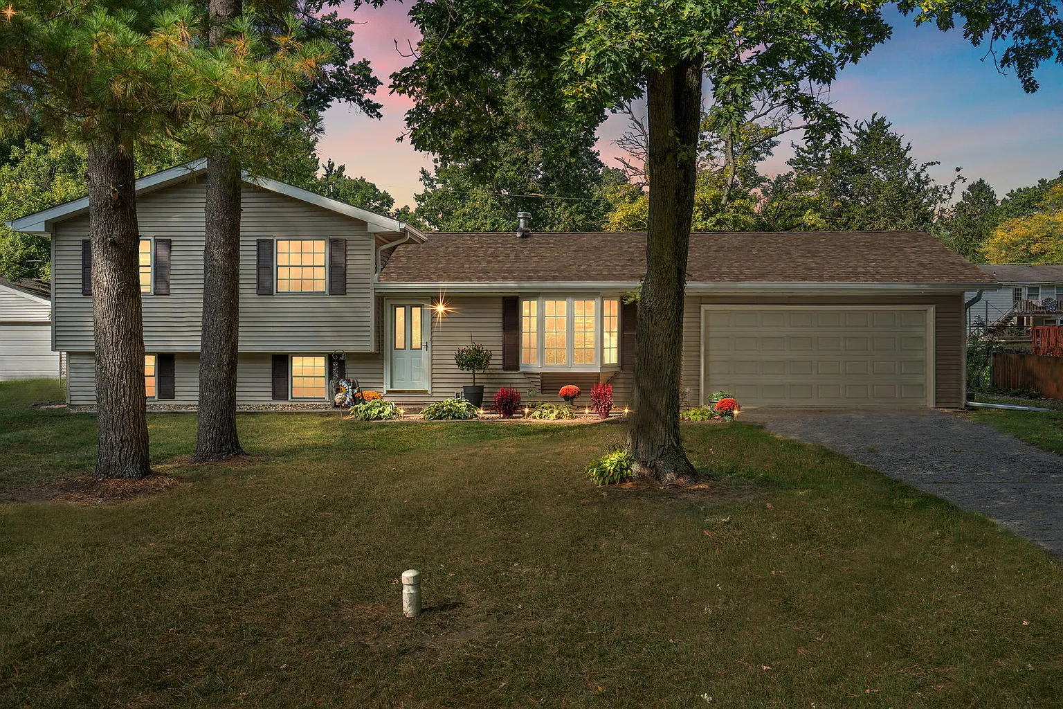 10446 N 500 E photo 1