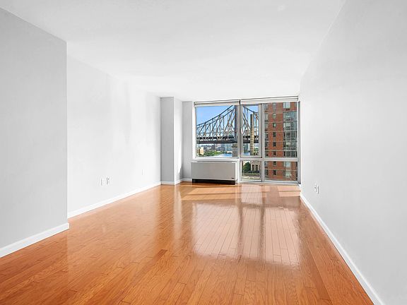 3rd image of 455 Main St APT 12A