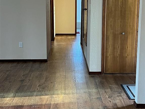 3rd image of 2805 NE Shelter Creek Dr
