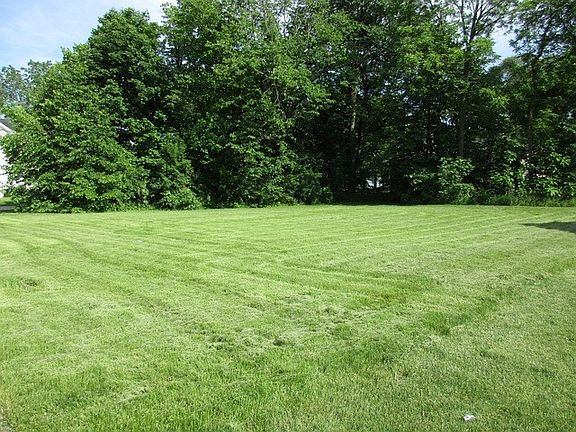 4th image of Donovan Ave