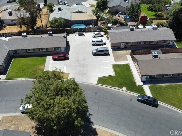 1763 Woodland Dr, Hanford, CA 93230