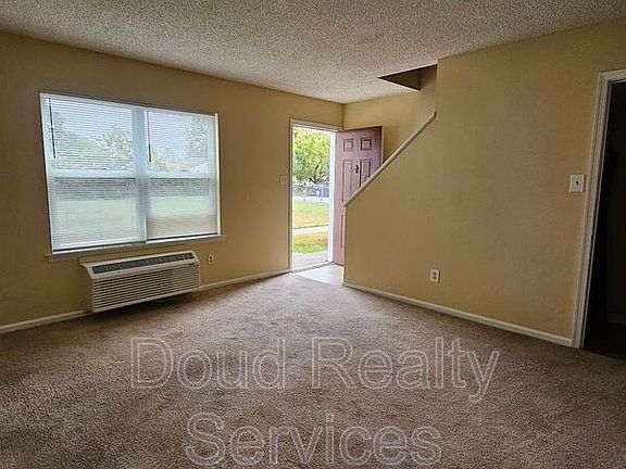 3rd image of 13 Hedge Ln #F