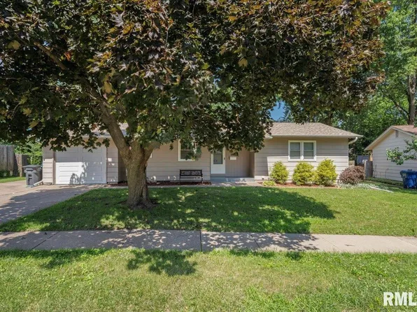 3127 Oxford Dr, Bettendorf, IA 52722