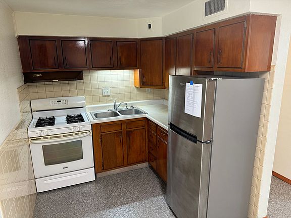 2nd image of 4838 S Broadway APT J