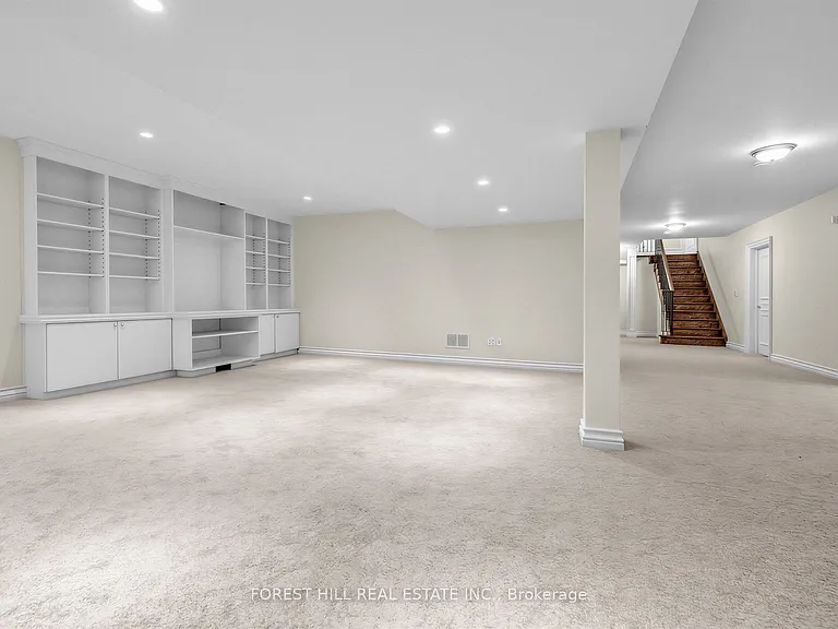 8 Colvestone Rd — Photo 45