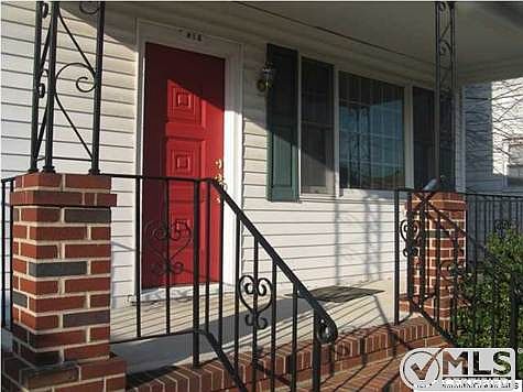 2nd image of 215 Mechanic St