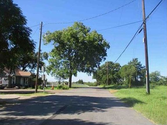 Exterior Neighborhood (street photo)