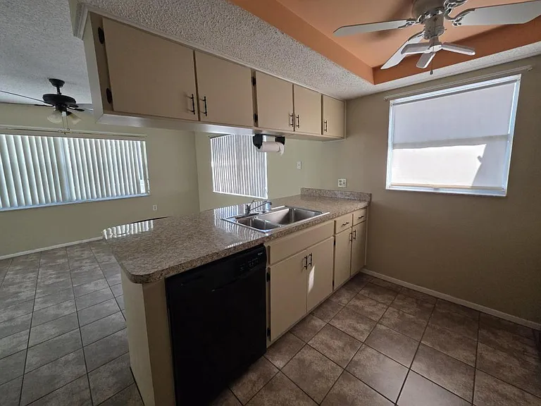 2052 Deltona Blvd — Photo 12
