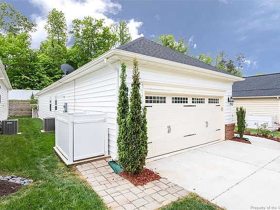 4th image of 3959 Lord Dunmore Dr