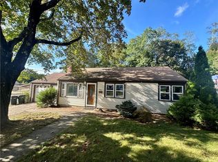 11 Dexter St, Coventry, RI 02816