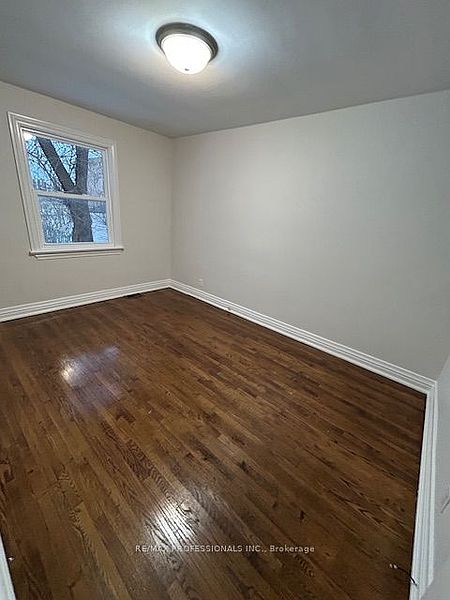 Toronto House for rent - 4 Bedrooms — photo 9