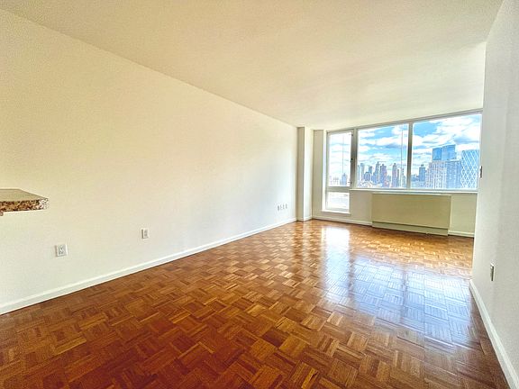 3rd image of 350 W 43rd St APT 30F
